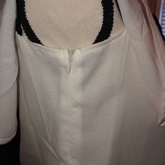 White and Black Blouse -Size S NWOT - Picture 5 of 5